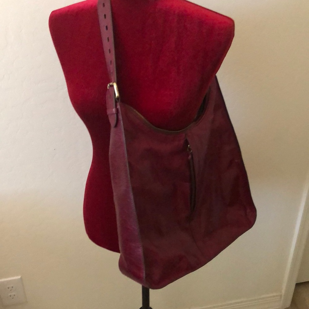 Used Hobo shoulder bag. (Not new)